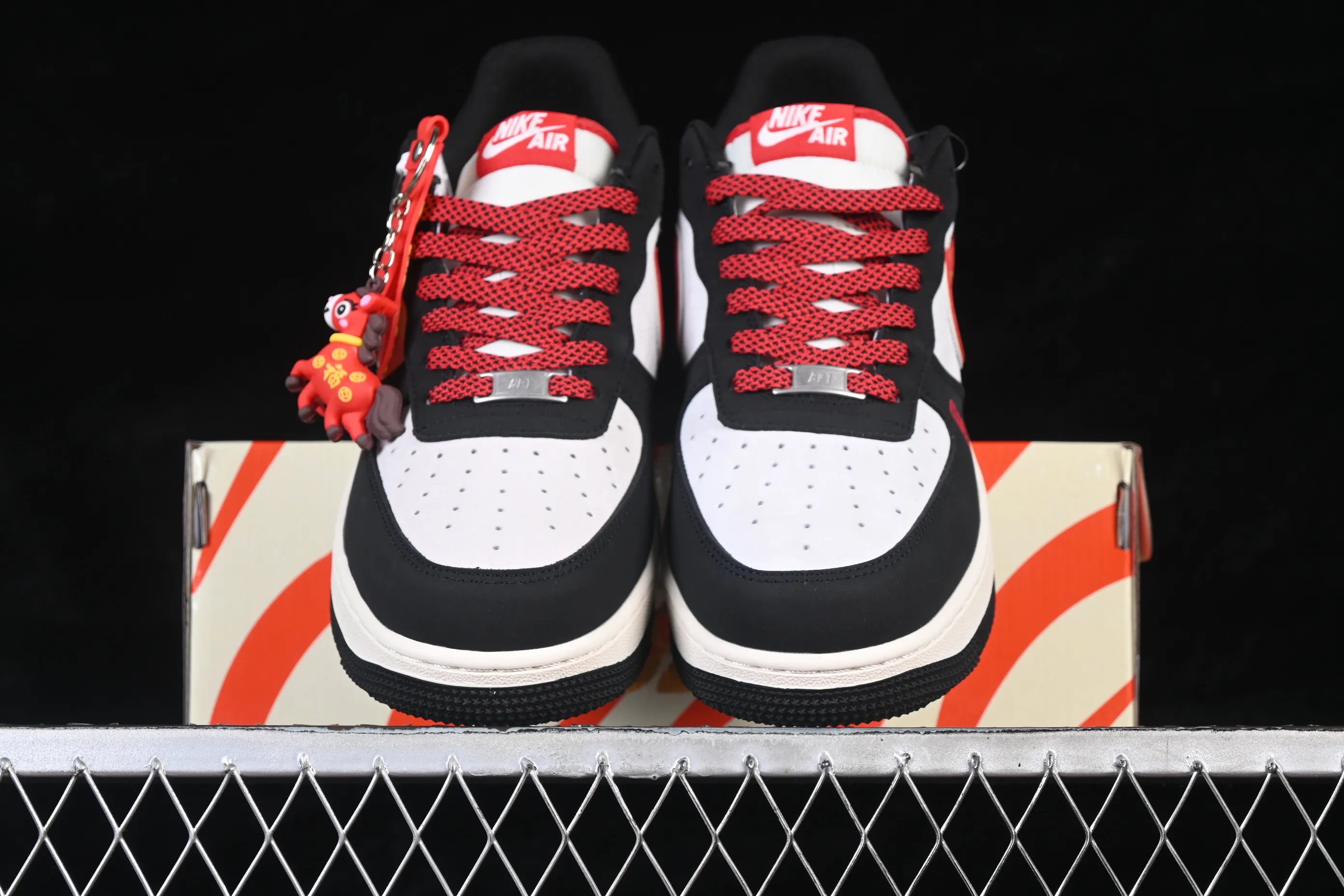 All categories Nk Air Force 1 Air Force series Nk Air Force 1 Low Air Force low top NIke Air Force 1'07 Low Year of the Horse limited edition Sweat BMW Air Force One low top casual sneakers HT5088-612